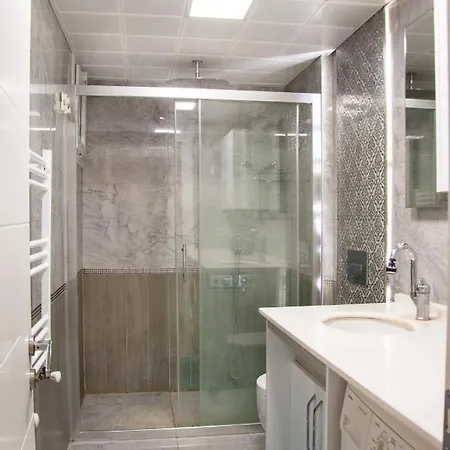 Flat Near Sea In Karsiyaka Izmir